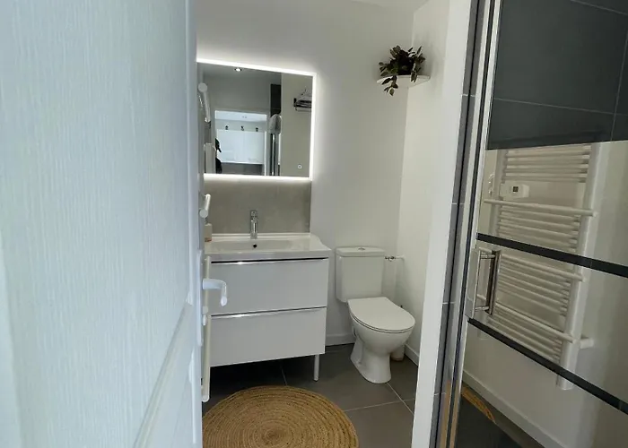 Le Beau Du Bord De L'eau *